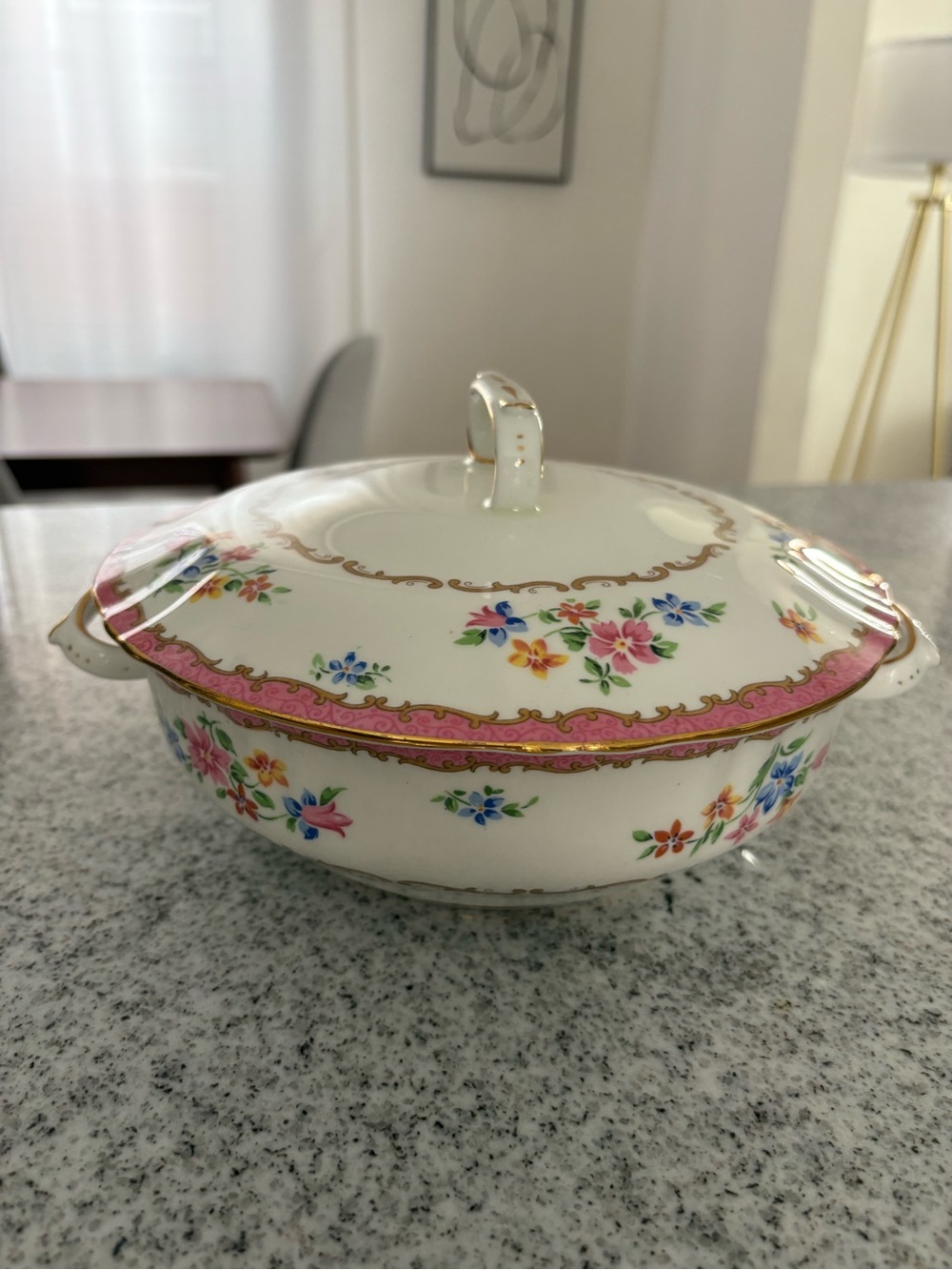 Crown Staffordshire fine bone china covered vegetable dish tureen pink Tunis